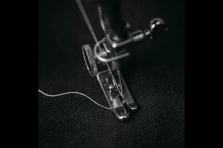 Needle and needle clamp of swing machine
