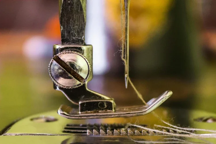 Presser foot of sewing machine Presser foot of sewing machine